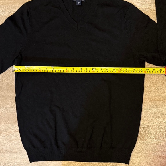 Gap Italian Merino Wool V Neck Sweater - Picture 5 of 7